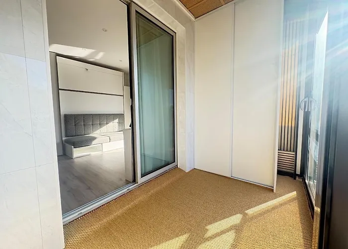 Appartement Idealement Situe Entre Port Et *