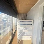 Idéalement Situé Entre Port Et