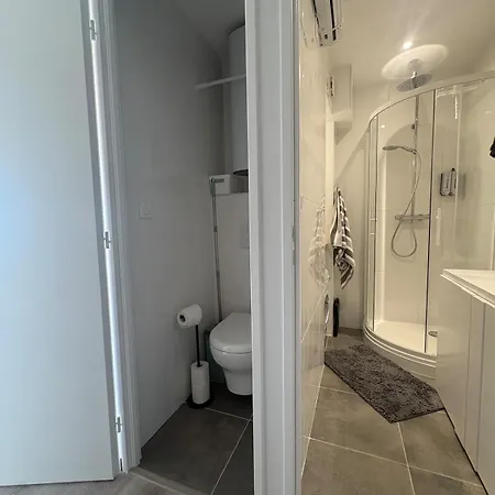Apartmán Idealement Situe Entre Port Et *