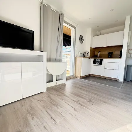 Apartmán Idealement Situe Entre Port Et *