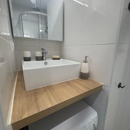 Apartmán Idealement Situe Entre Port Et *
